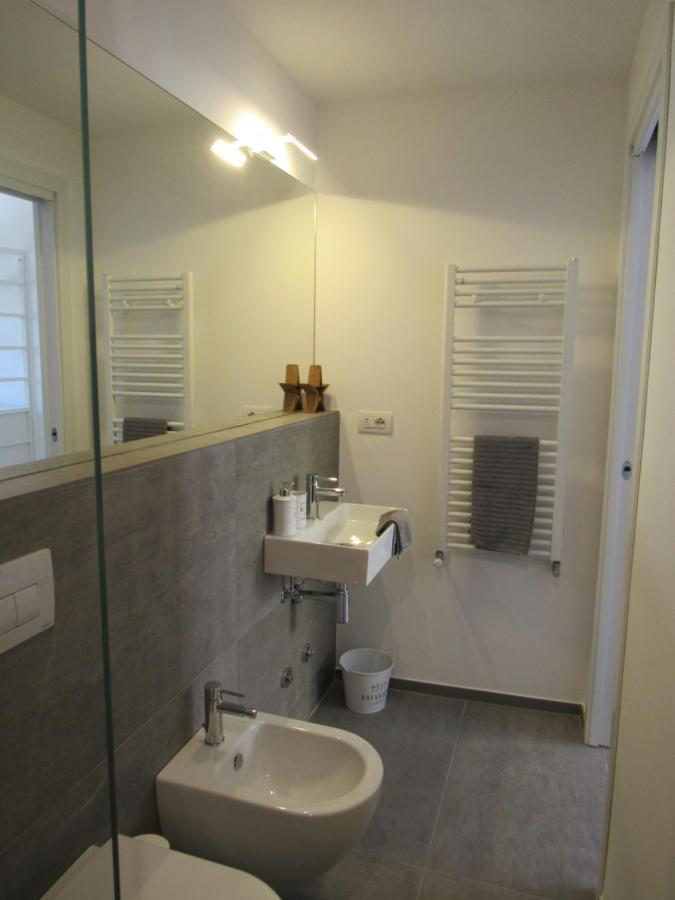 Apartamento Make A Wish - Near The Center With Private Parking Como Exterior foto