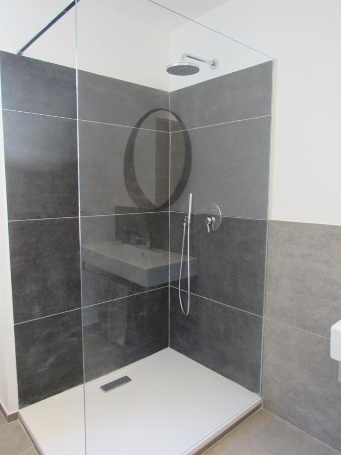 Apartamento Make A Wish - Near The Center With Private Parking Como Exterior foto